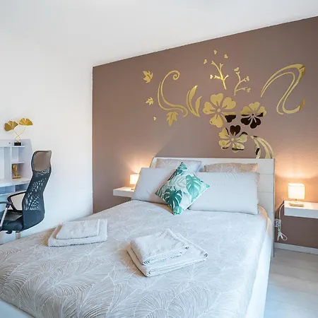 Spacieux - 4 Pers' - Balcon - 2 Lits - Parking Lejlighed Woippy