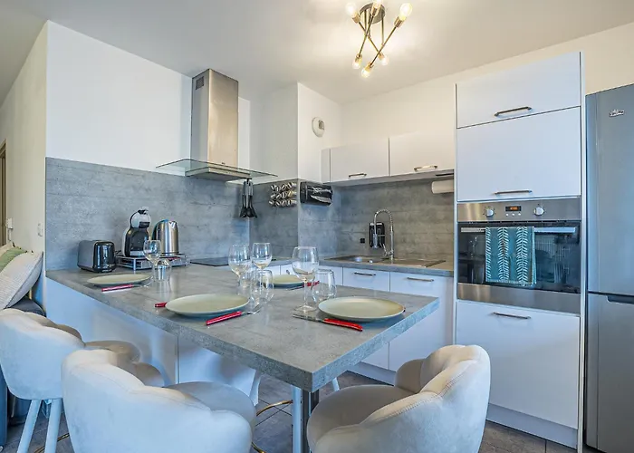 Apartment Spacieux - 4 Pers' - Balcon - 2 Lits - Parking Woippy