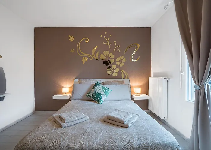 Apartment Spacieux - 4 Pers' - Balcon - 2 Lits - Parking