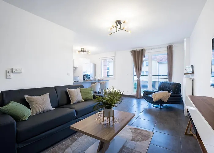 Apartment Spacieux - 4 Pers' - Balcon - 2 Lits - Parking *